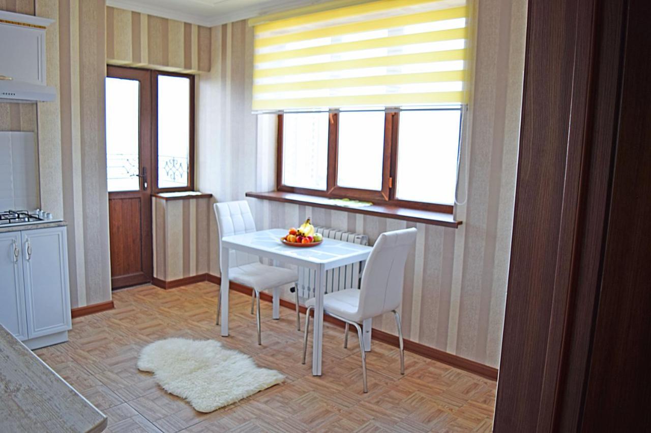 Sunny Apartment With Mountain View Bischkek Exterior foto